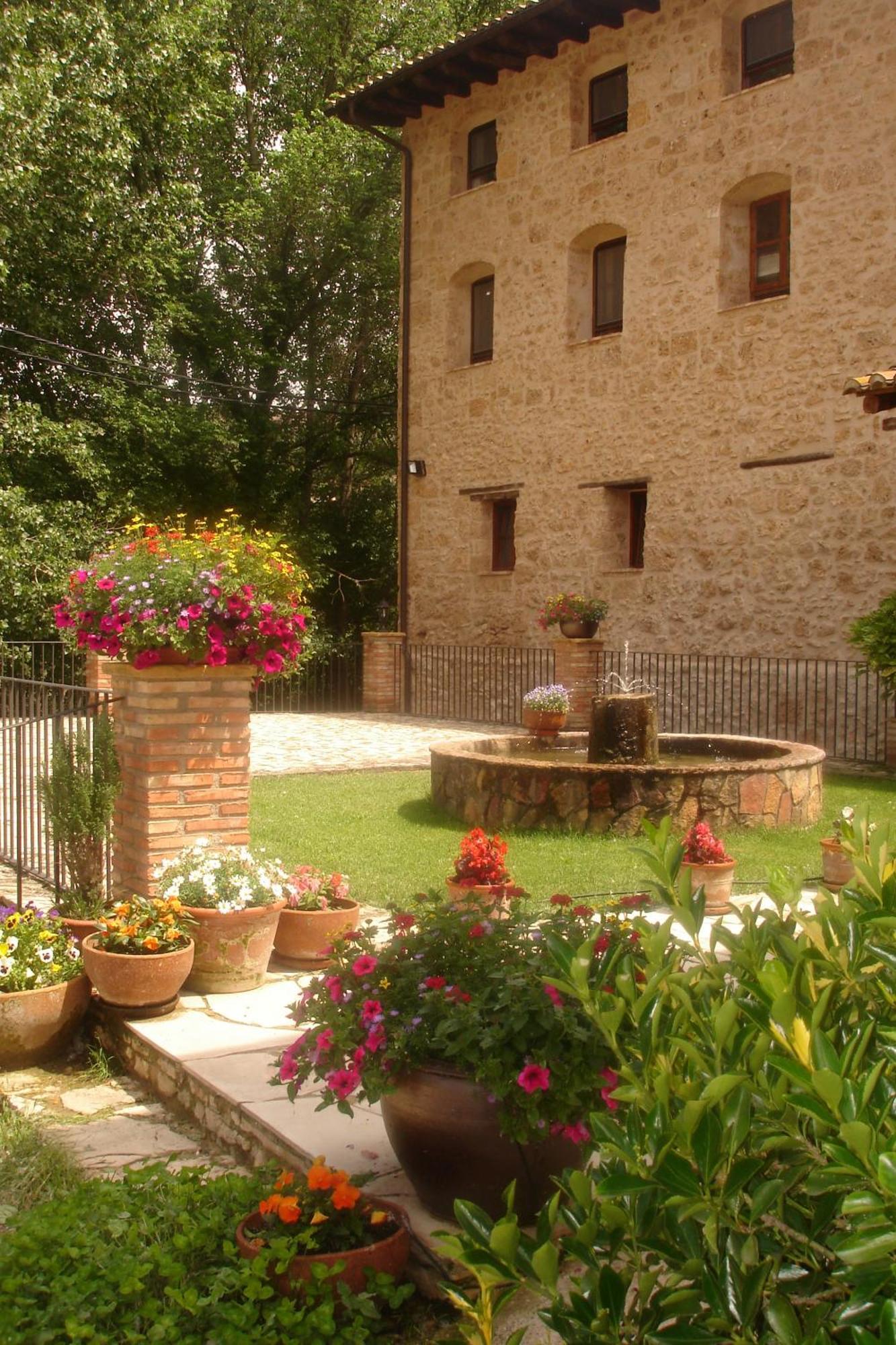 Font Del Pas Hotel Бесейте Екстериор снимка